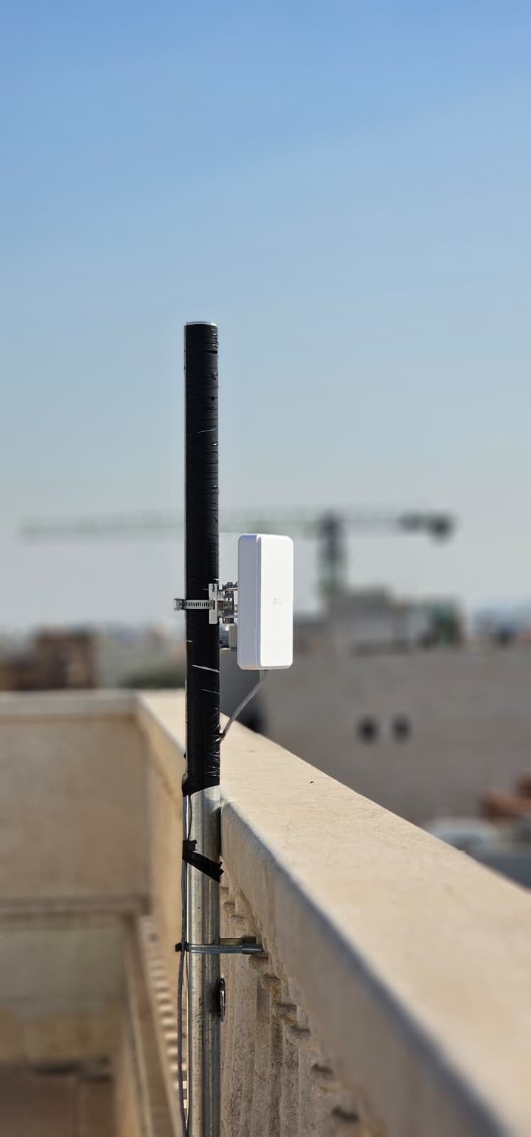 5.5G high-speed outdoor router and antenna installation in Germany